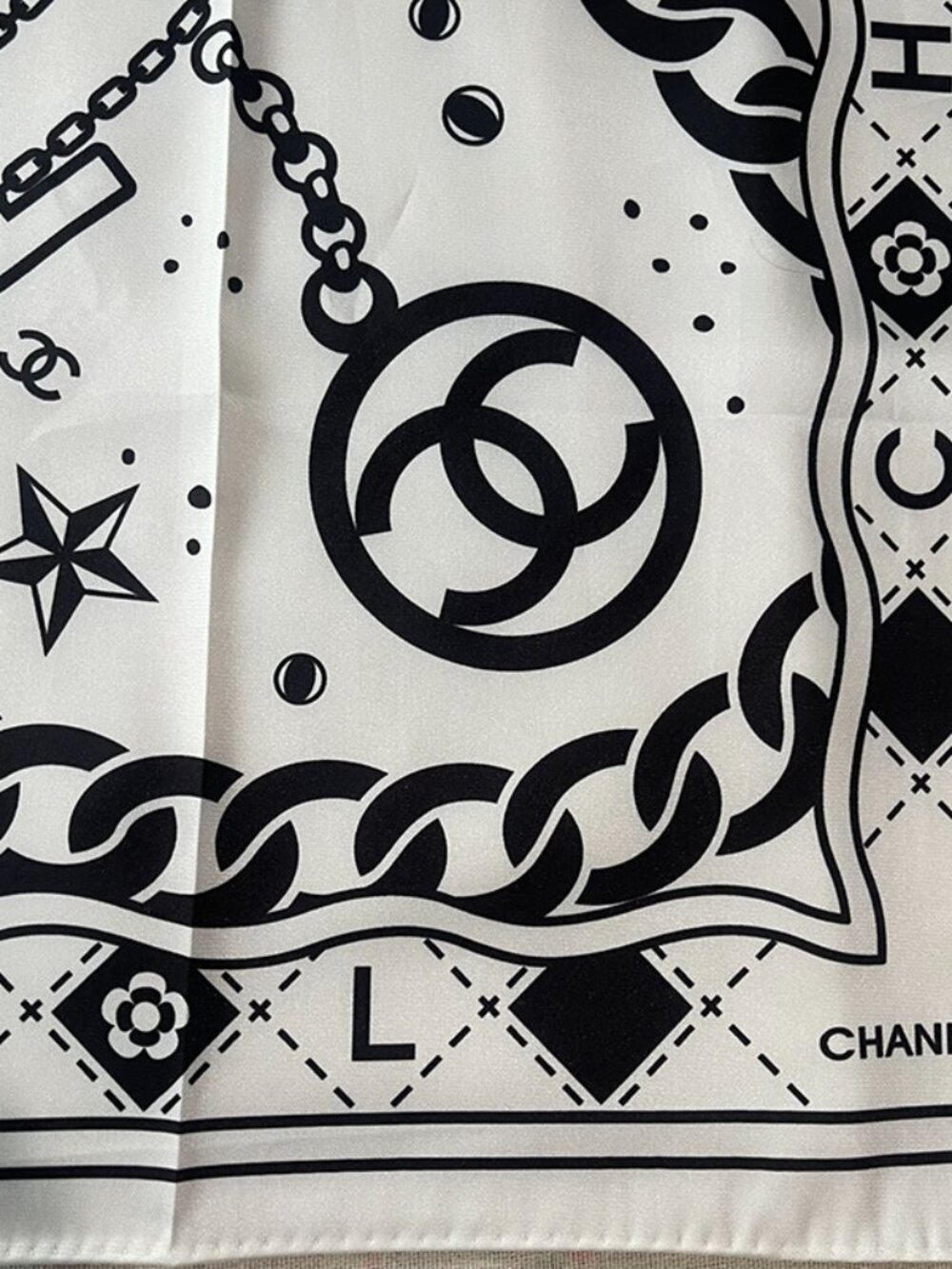 Chanel Classic CC Logo Print Silk Scarf 90cm - Picture 5 of 11